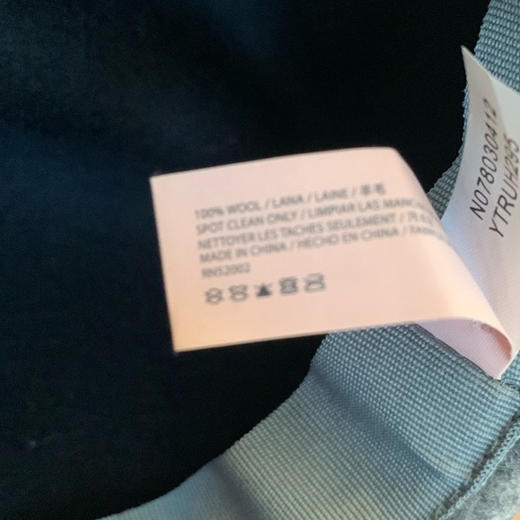 Juicy Couture wool hat embellished hat red black gray 100% wool womens - Picture 8 of 8